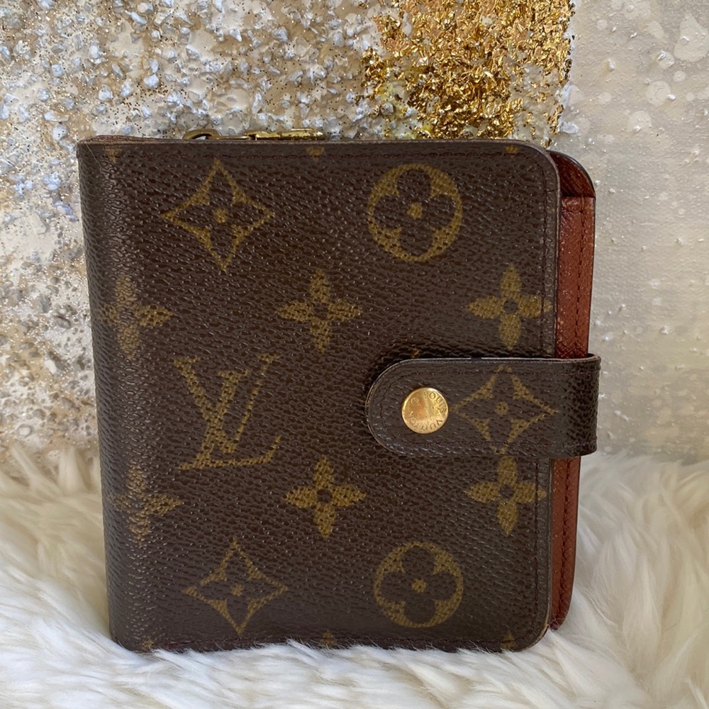 ✨ Louis Vuitton Compact Zippe Wallet Monogram Canvas